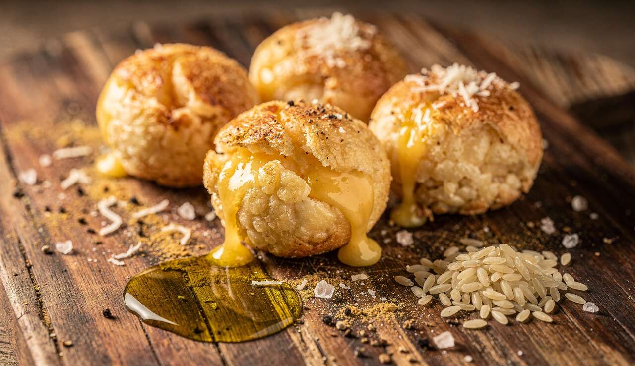 Boulettes de riz au fromage à raclette : la recette savoureuse