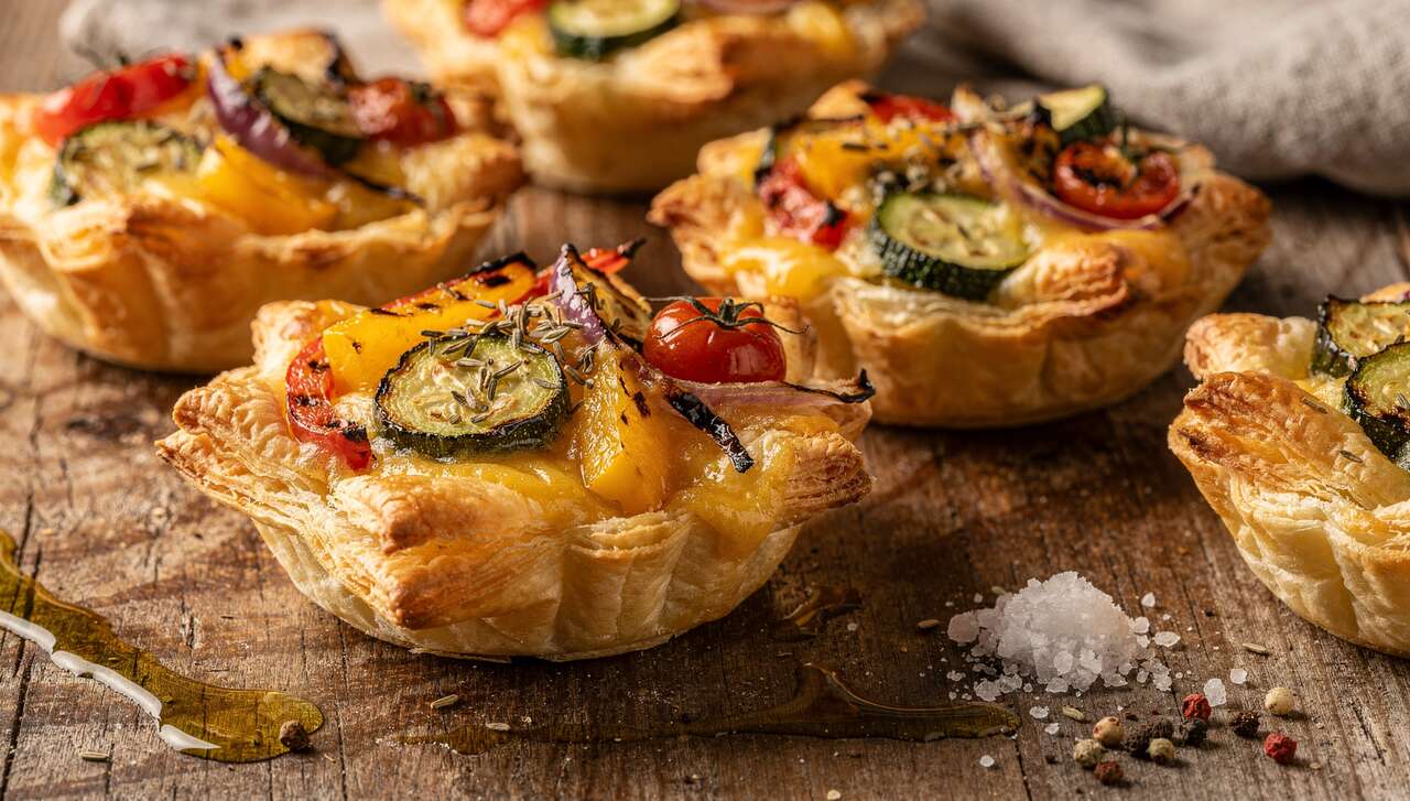 Mini tartelettes aux légumes et fromage : recette savoureuse