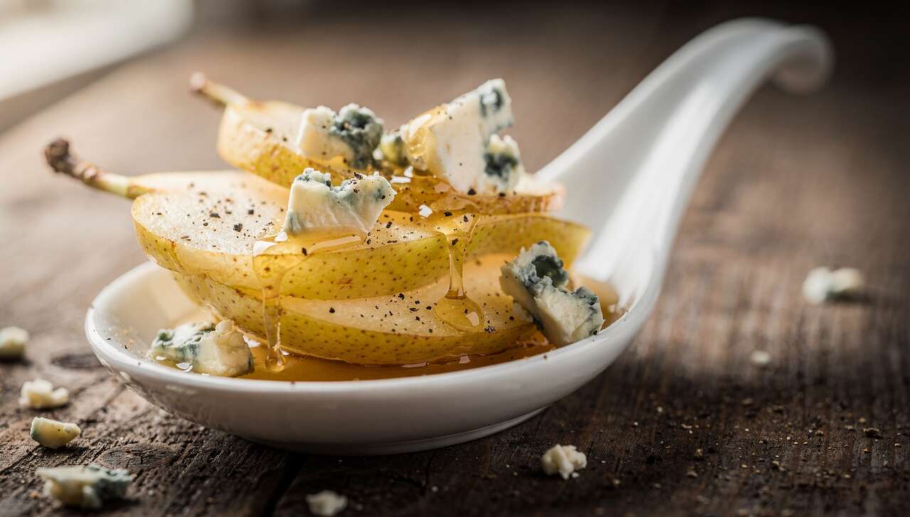 Cuillère apéritive : poire, miel et fromage