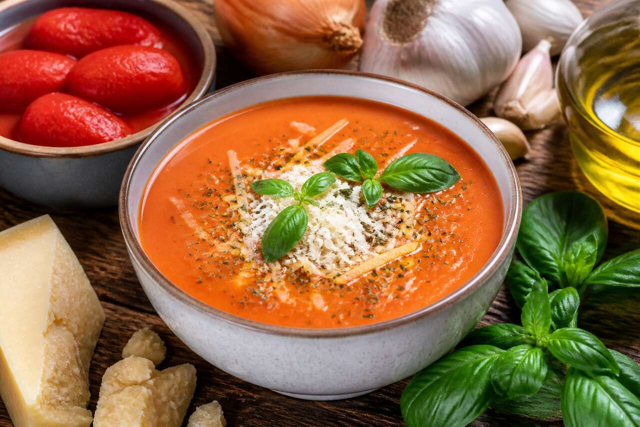 Velouté de tomates au basilic et fromage : recette gourmande