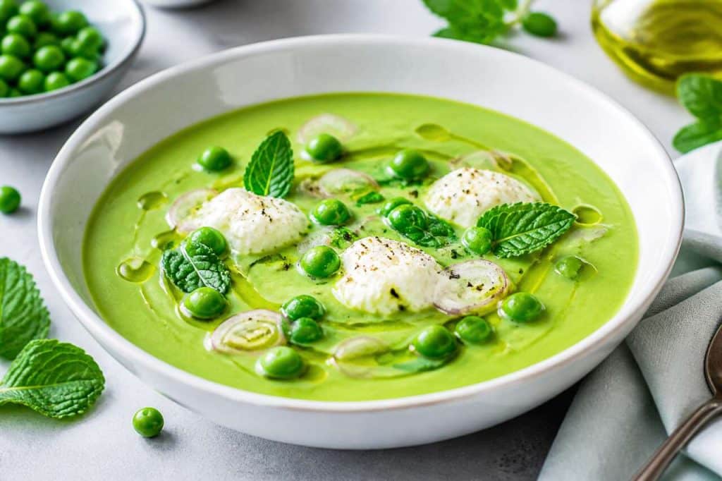Recette : velouté glacé de petits pois au fromage fouetté